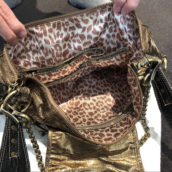 Authentic Large Gold Messenger Guess Bag -like new - Picture 2 of 4